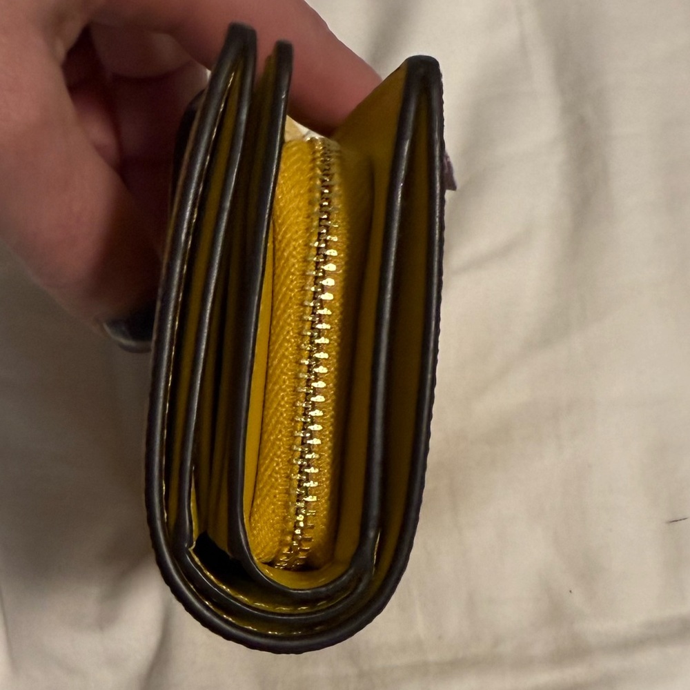 Michael by Michael Kors NWT Bifold Zip Coin wallet Stunning Yellow canvas! - Picture 5 of 10